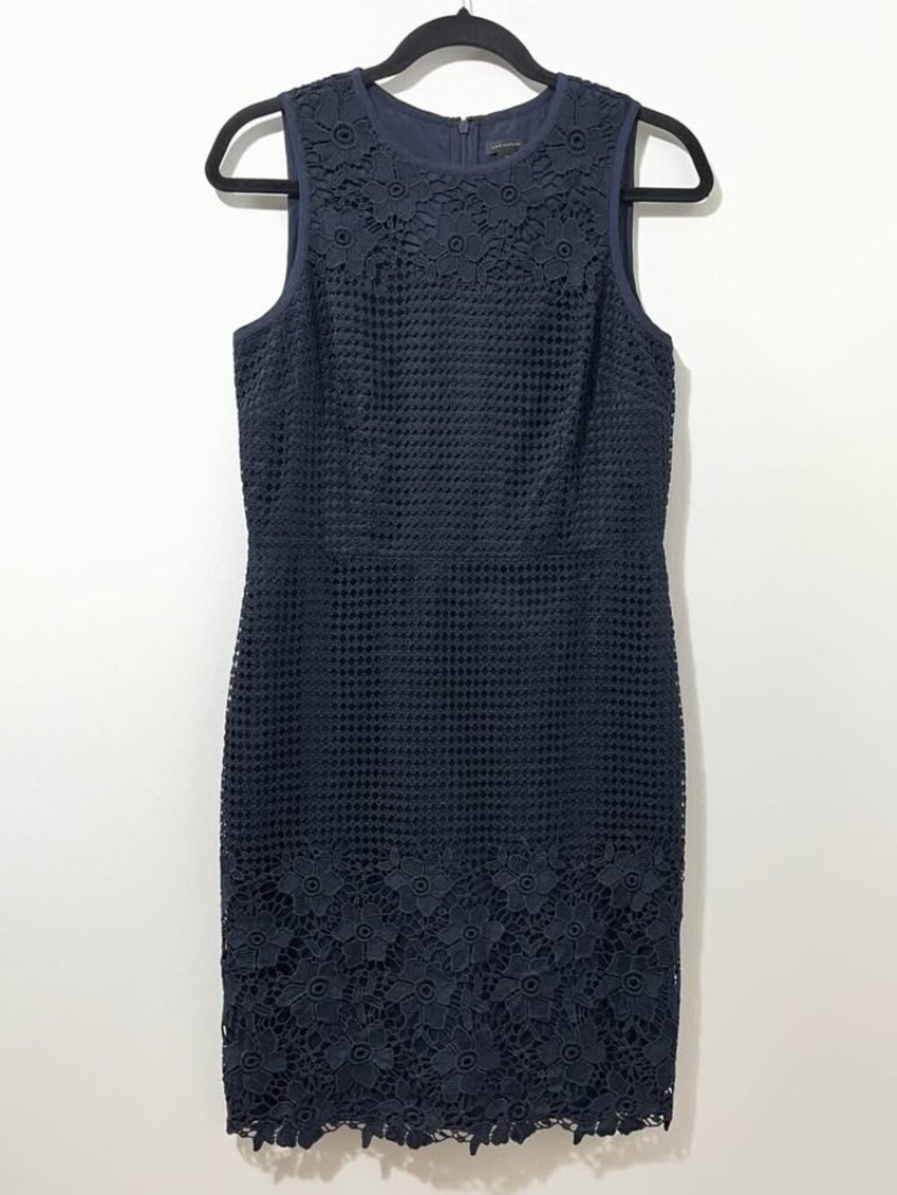 Ann Taylor Navy Floral Lace Semi Formal Knee Length Sleeveless Dress [size 8] - Picture 2 of 10